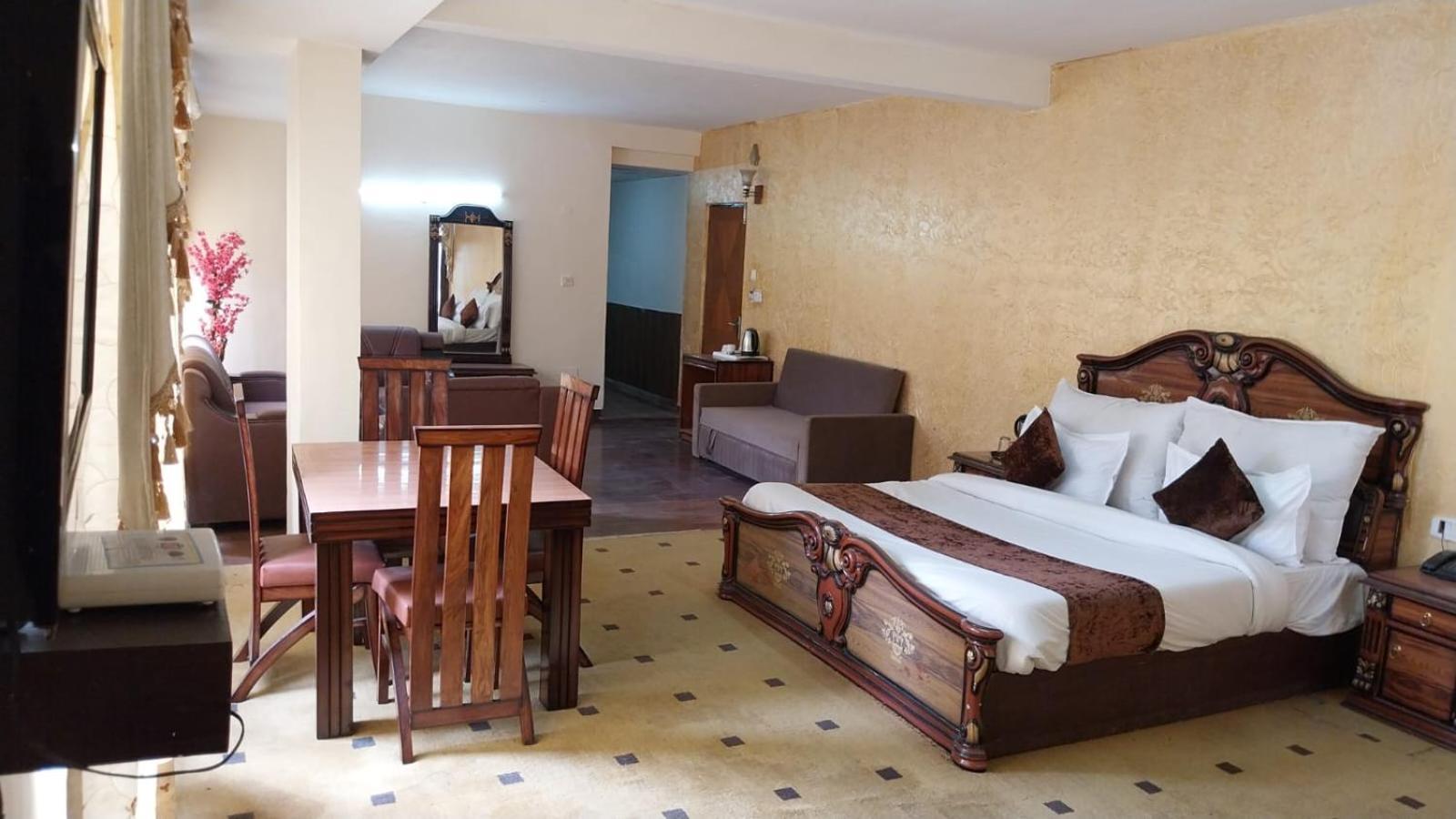 The Royal Grand, Manali Hotel Jagatsukh Exterior photo