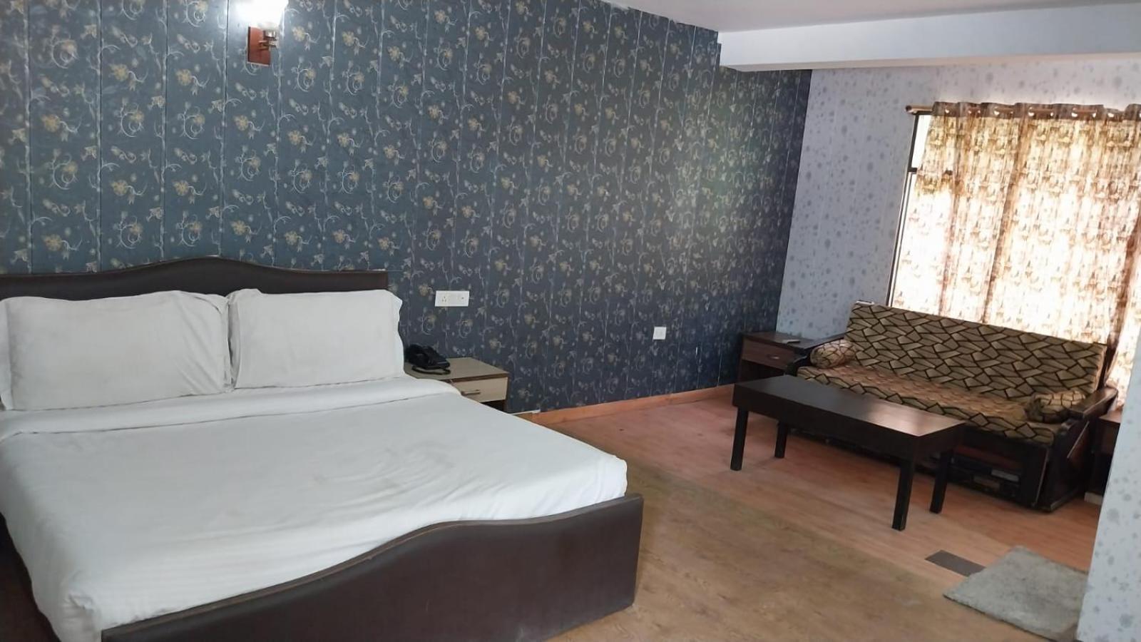 The Royal Grand, Manali Hotel Jagatsukh Exterior photo